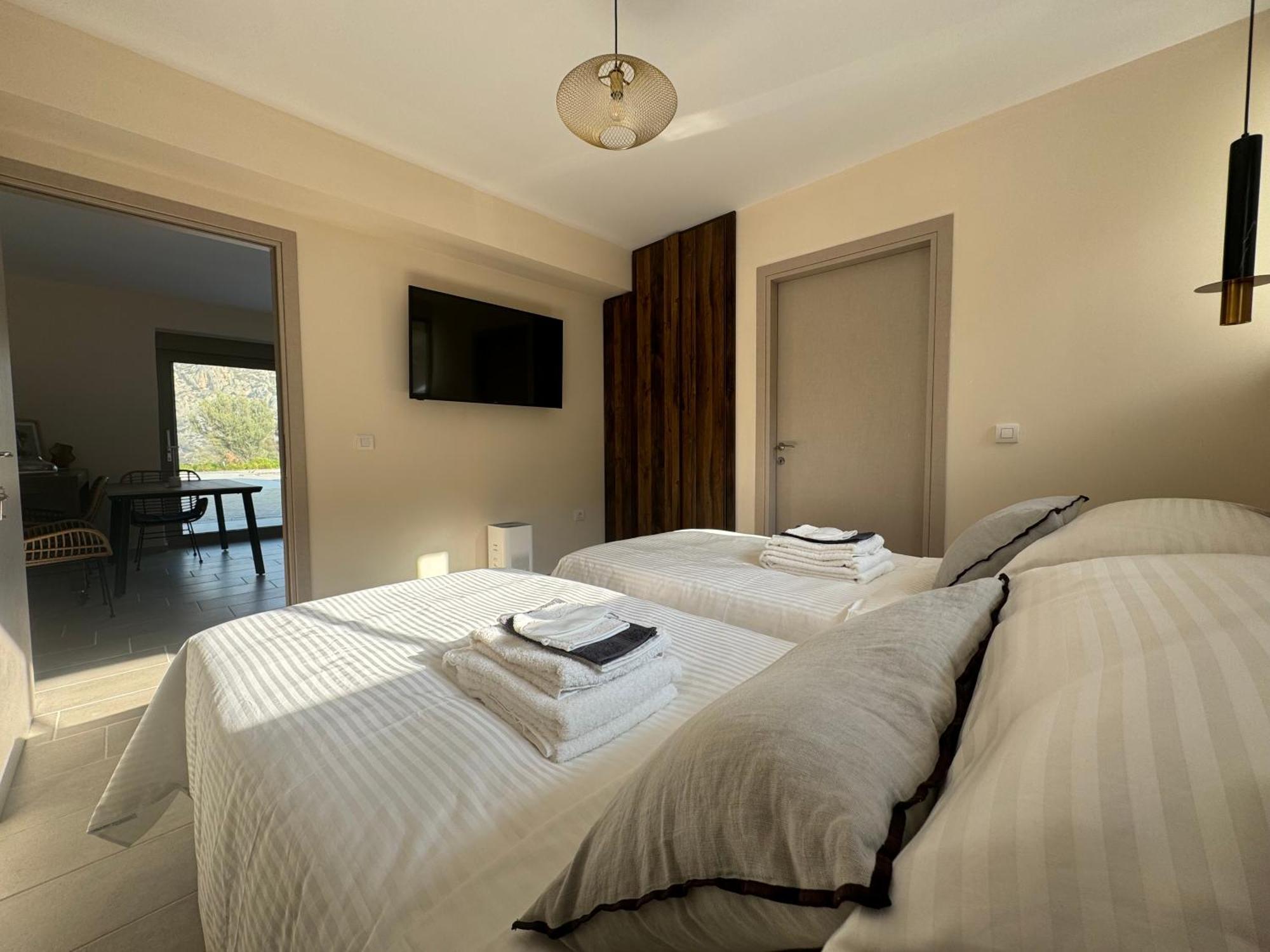 Topos Luxury Stay Heraion Loutraki  Eksteriør bilde